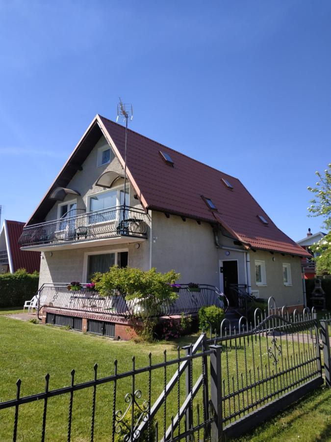 Familia Apartment Рови Екстериор снимка