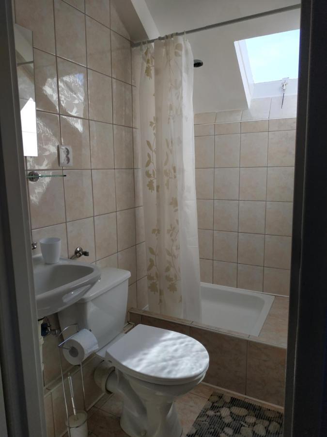 Familia Apartment Рови Екстериор снимка