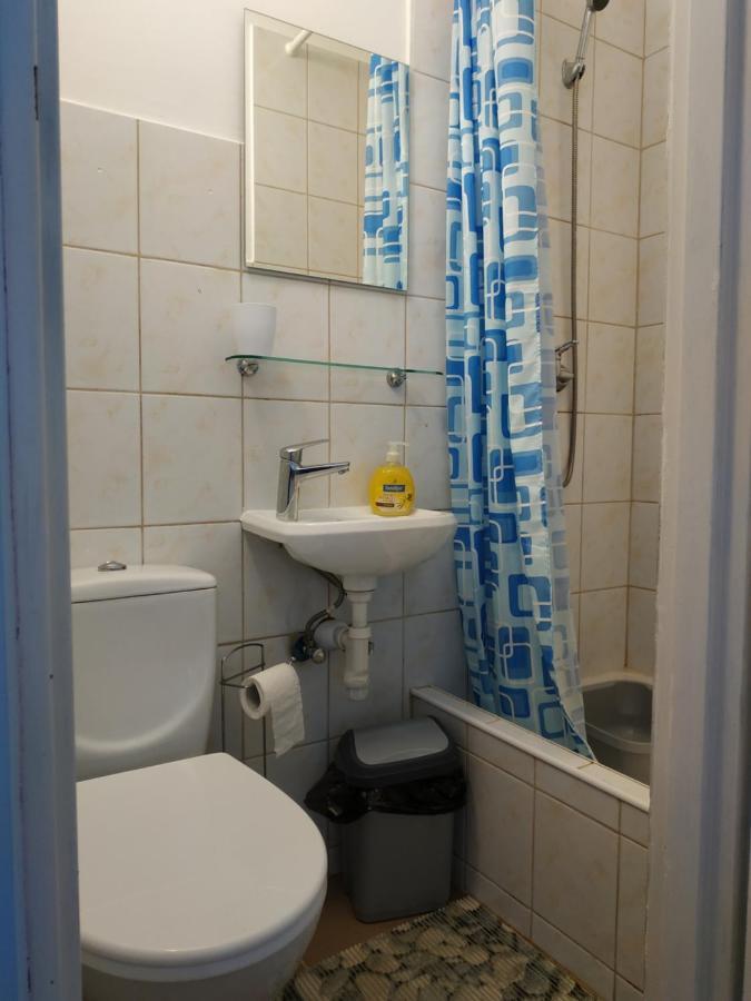 Familia Apartment Рови Екстериор снимка
