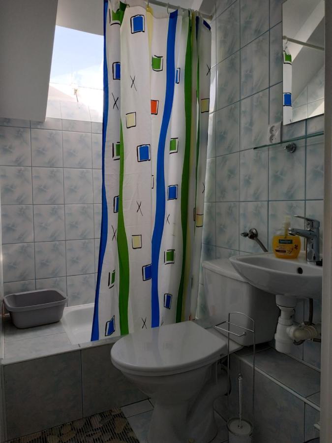 Familia Apartment Рови Екстериор снимка