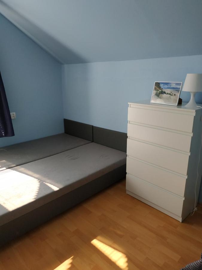 Familia Apartment Рови Екстериор снимка