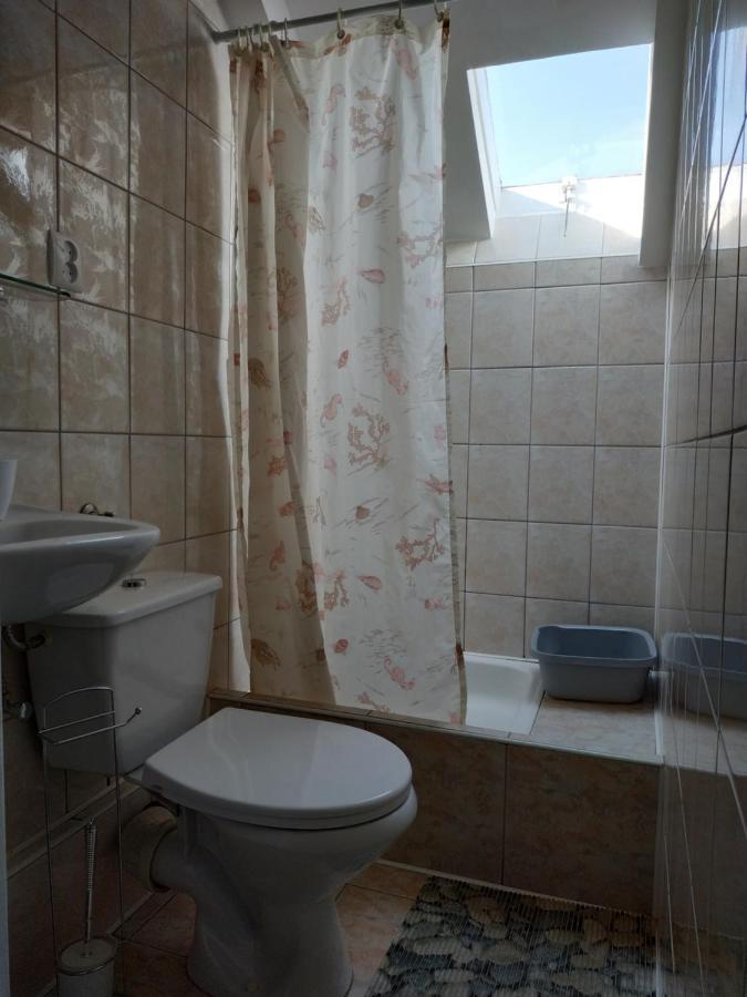 Familia Apartment Рови Екстериор снимка