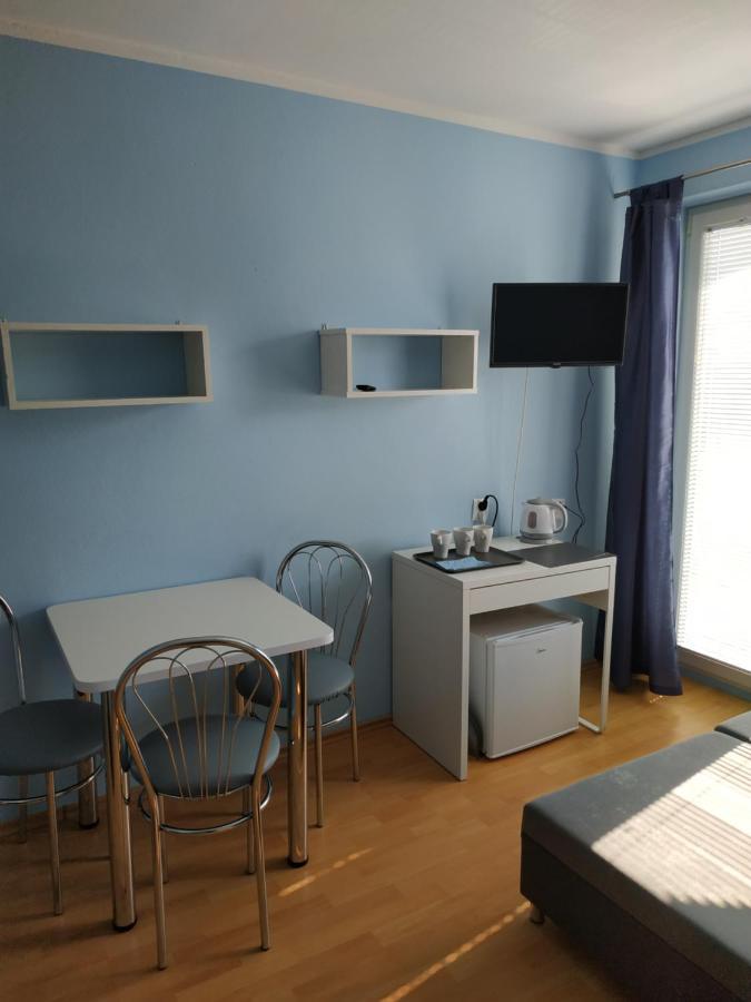 Familia Apartment Рови Екстериор снимка