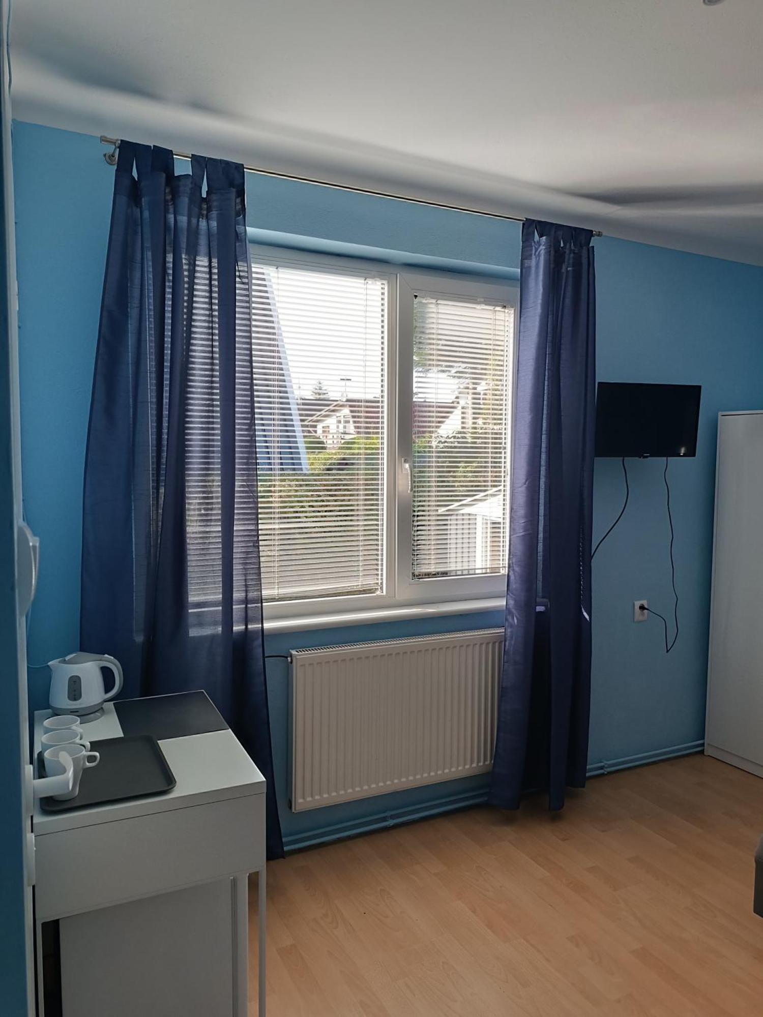 Familia Apartment Рови Екстериор снимка